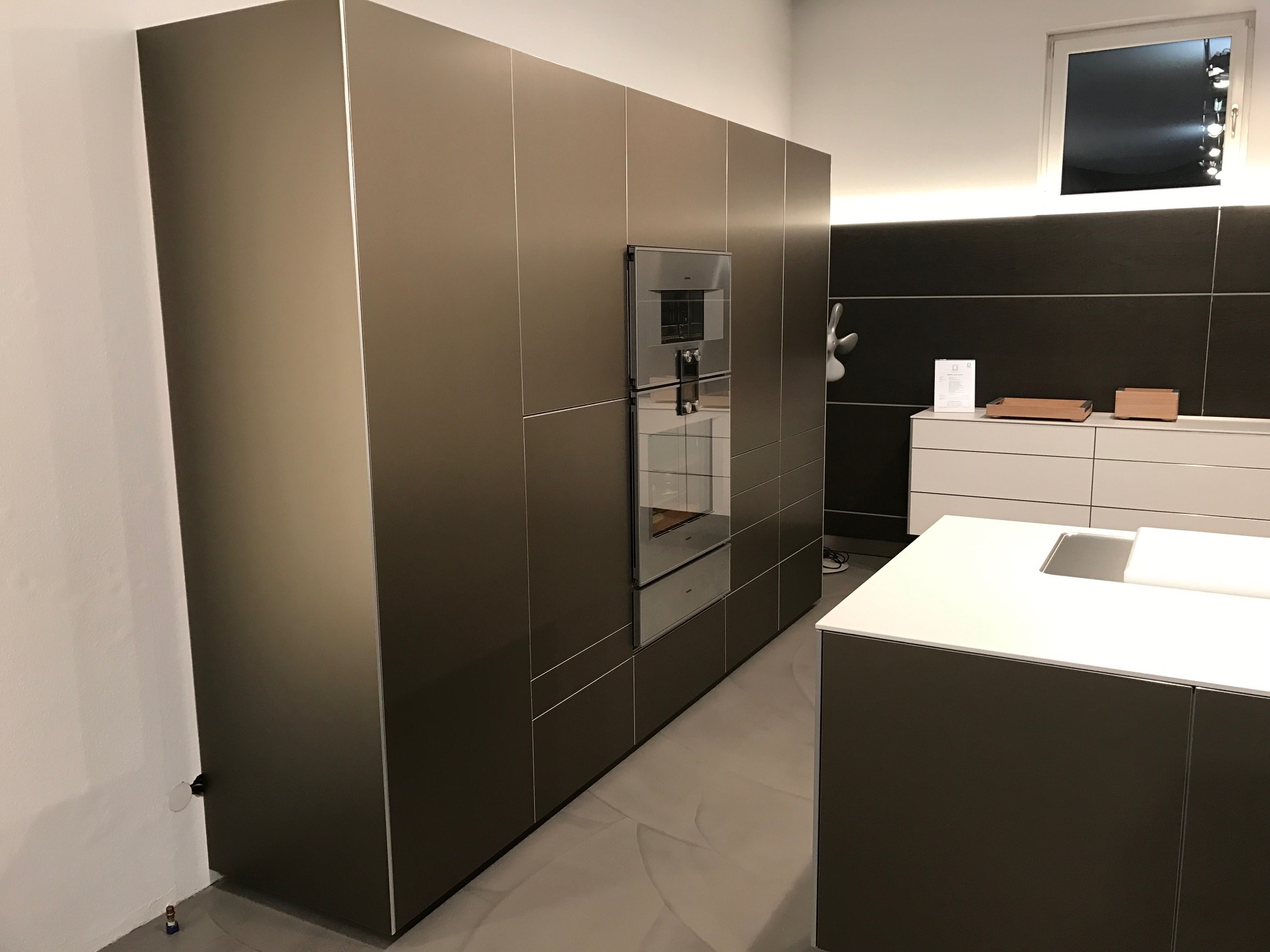 Aluminium Bulthaup Ausstellungsküche mit Bora, Gaggenau und Miele