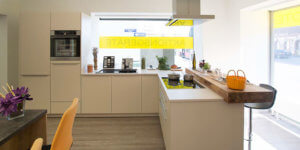 Küchen Abverkauf: Ausstellungsküche ewe Nuova in L-Form in Wien im