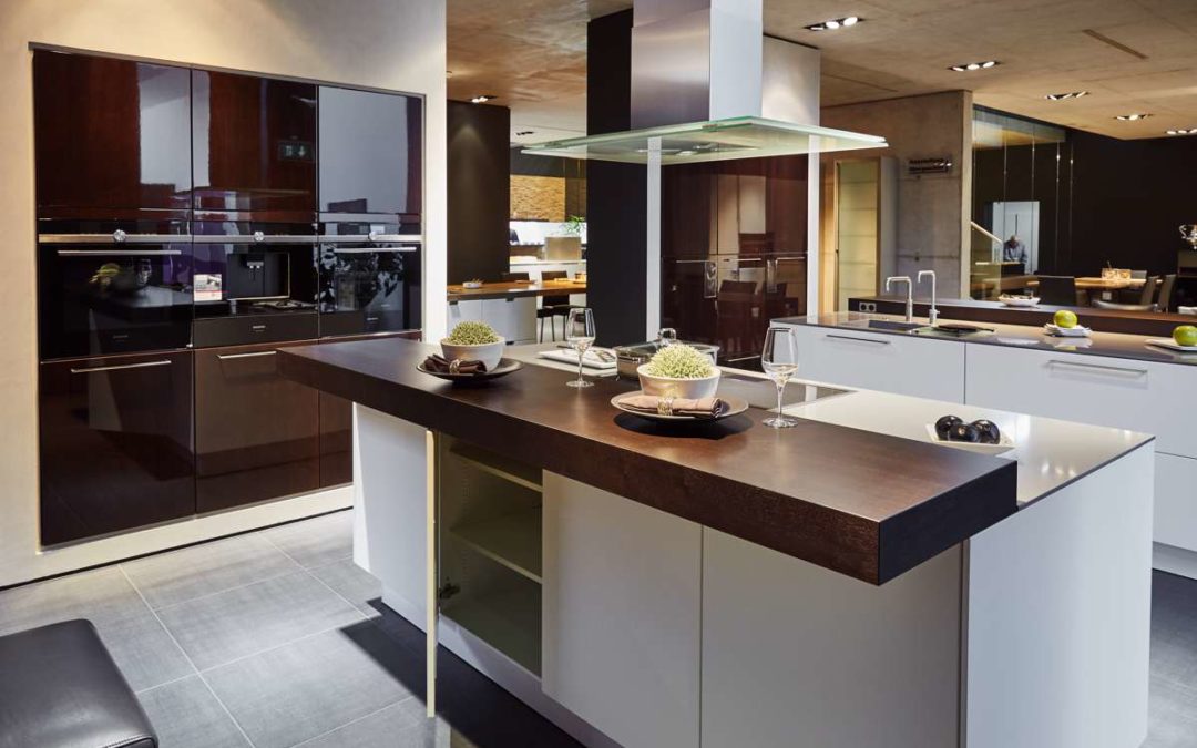 SieMatic Ausstellungsküche im Abverkauf: Hochglanzküche in weiß und ... SieMatic Ausstellungsküche im Abverkauf: Hochglanzküche in weiß und ...