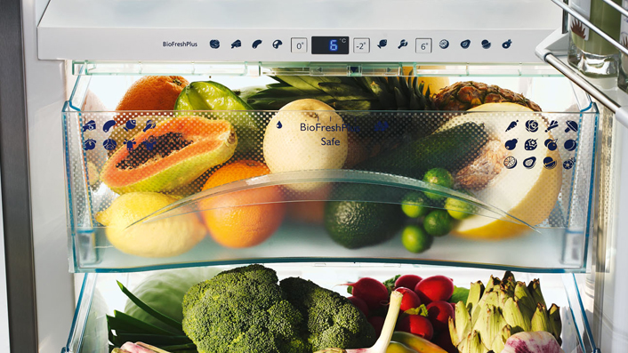 Kühlschrank mit eigenen Klimazonen für Gemüse und Obst - für längere Frische; Foto: Liebherr