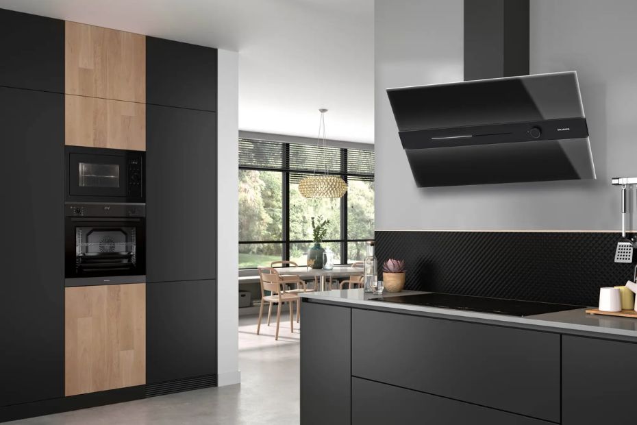 Der ORANIER EBS420 Backofen auf ergonomischer Höhe – kombiniert mit Wärmeschublade für mehr Komfort und Stauraum.