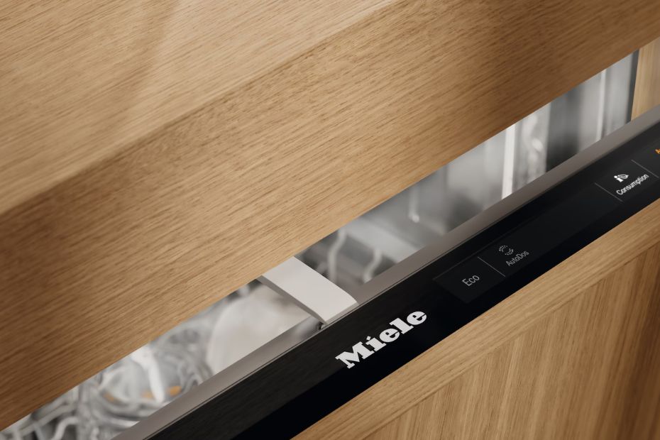 Perfekt integriert: Spülmaschinen ohne Griffmulde und mit automatischer Türöffnung